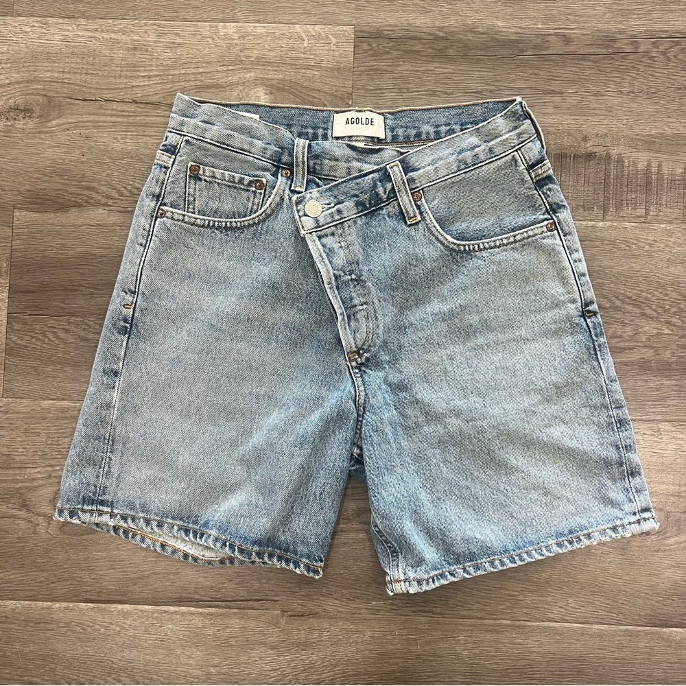 Agolde Criss Cross Blue Jean Shorts High-Waisted Vintage Style - Momentum